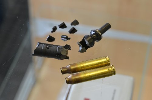 AR_bolt_kaboom.jpg